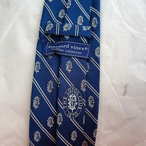 RARE the vineyard vines men's silk  tie the LOTUS CLUB 1870